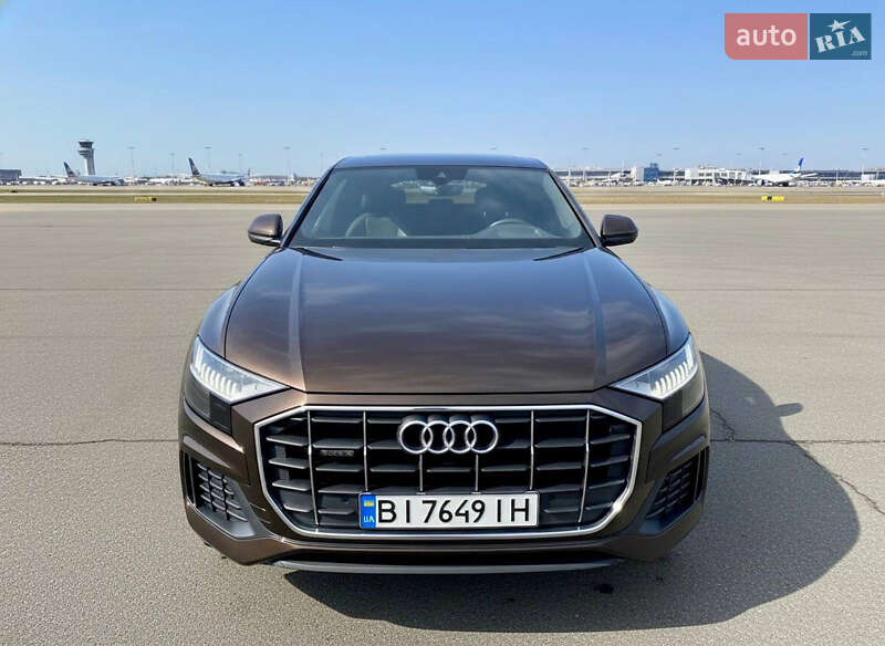 Внедорожник / Кроссовер Audi Q8 2021 в Киеве