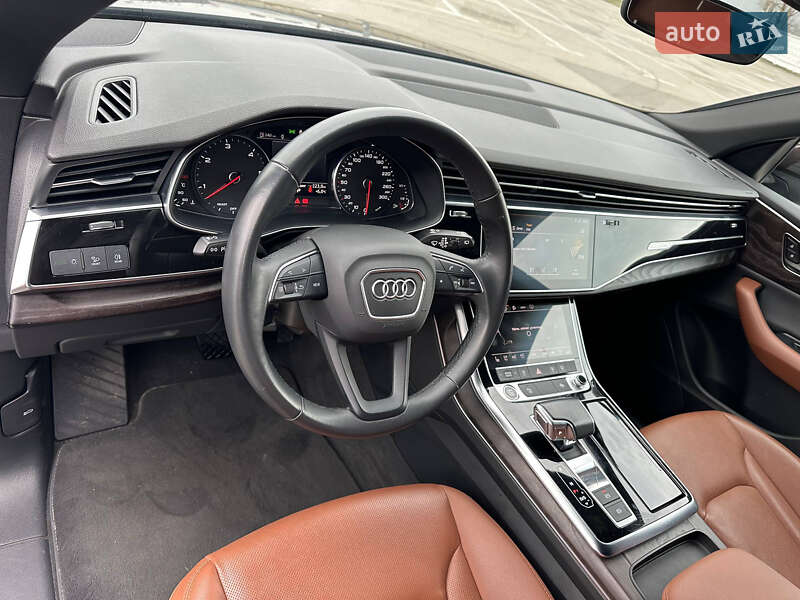 Внедорожник / Кроссовер Audi Q8 2021 в Киеве