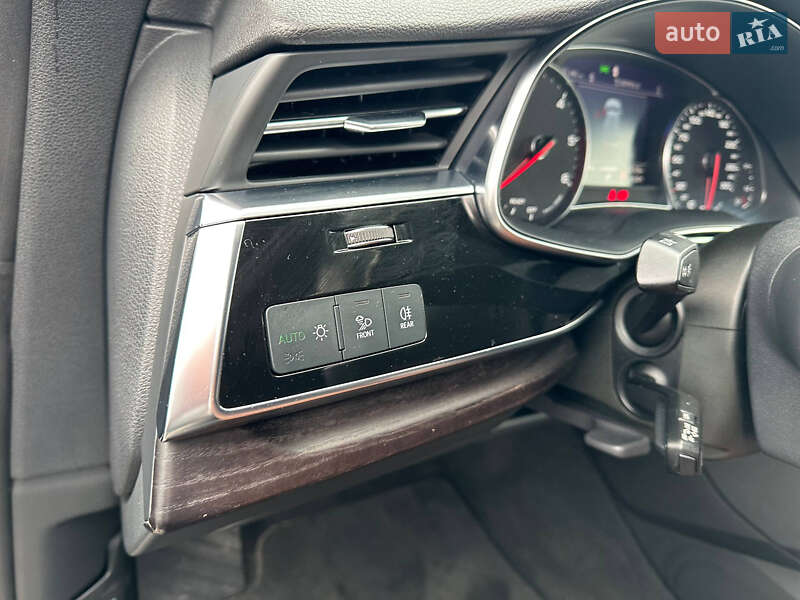 Внедорожник / Кроссовер Audi Q8 2021 в Киеве