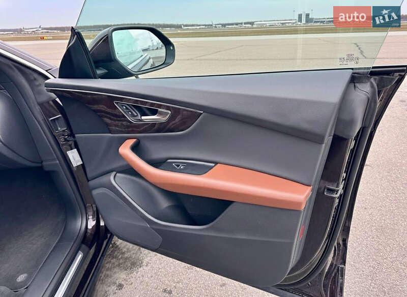 Внедорожник / Кроссовер Audi Q8 2021 в Киеве