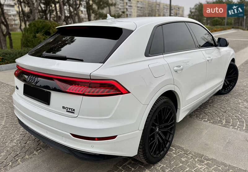 Позашляховик / Кросовер Audi Q8 2023 в Дніпрі