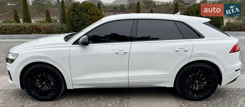 Позашляховик / Кросовер Audi Q8 2023 в Дніпрі