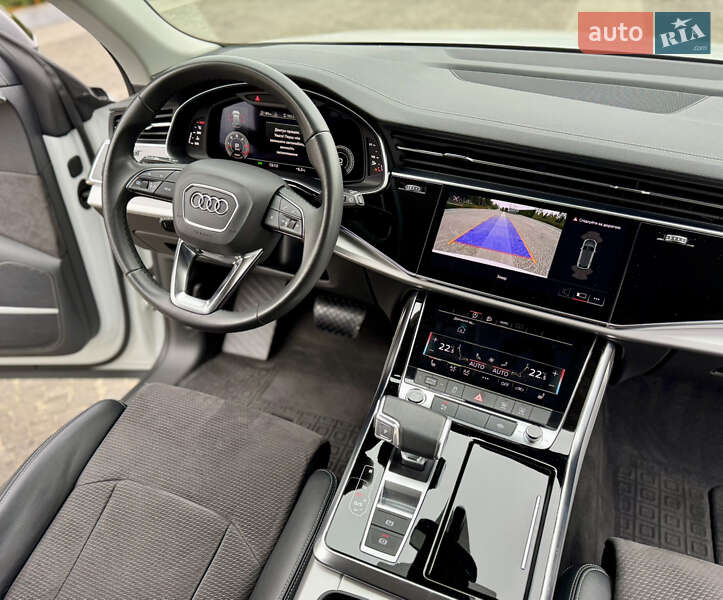 Позашляховик / Кросовер Audi Q8 2023 в Дніпрі