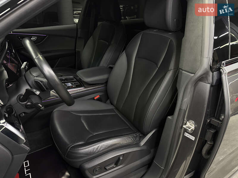 Позашляховик / Кросовер Audi Q8 2019 в Одесі