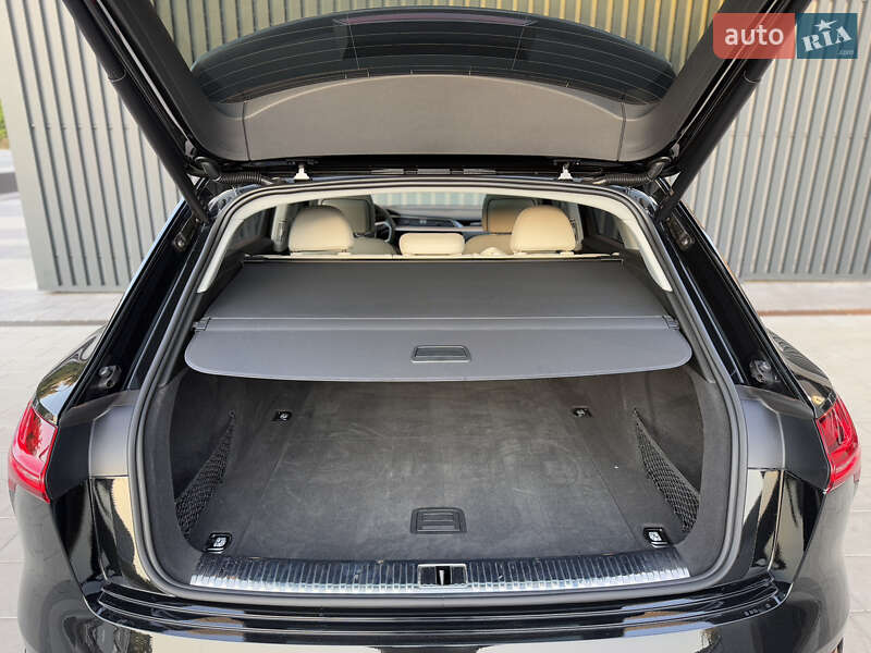 Внедорожник / Кроссовер Audi Q8 2023 в Киеве