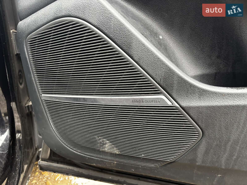 Внедорожник / Кроссовер Audi Q8 2019 в Стрые