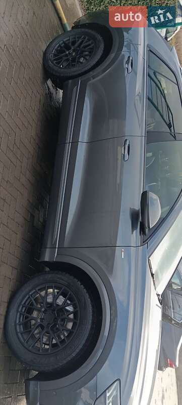 Позашляховик / Кросовер Audi Q8 2018 в Вінниці