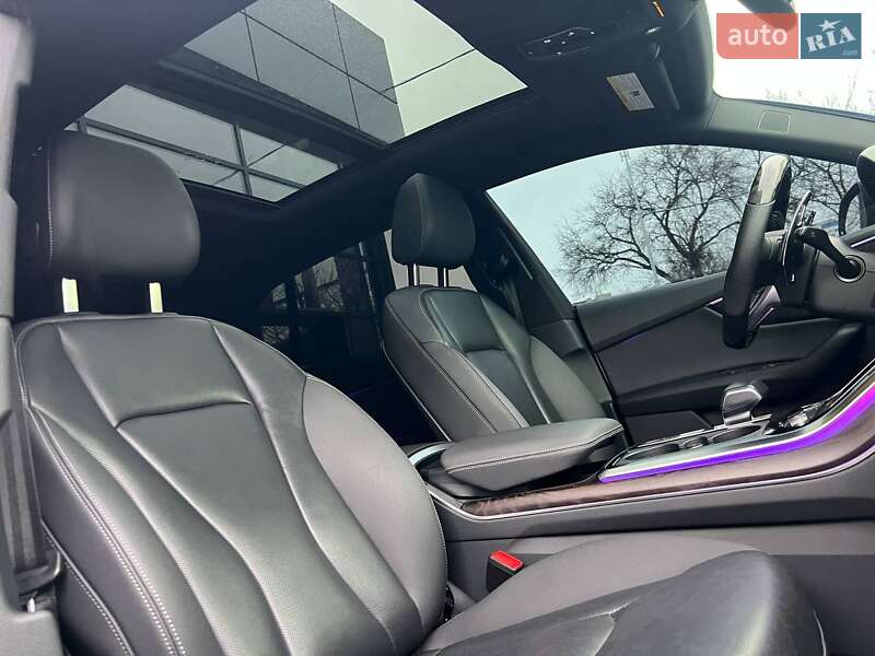 Внедорожник / Кроссовер Audi Q8 2018 в Ивано-Франковске