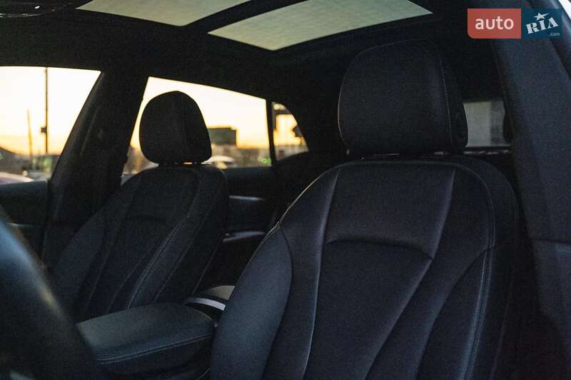 Позашляховик / Кросовер Audi Q8 2019 в Чернівцях