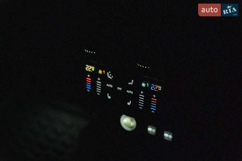 Позашляховик / Кросовер Audi Q8 2019 в Чернівцях