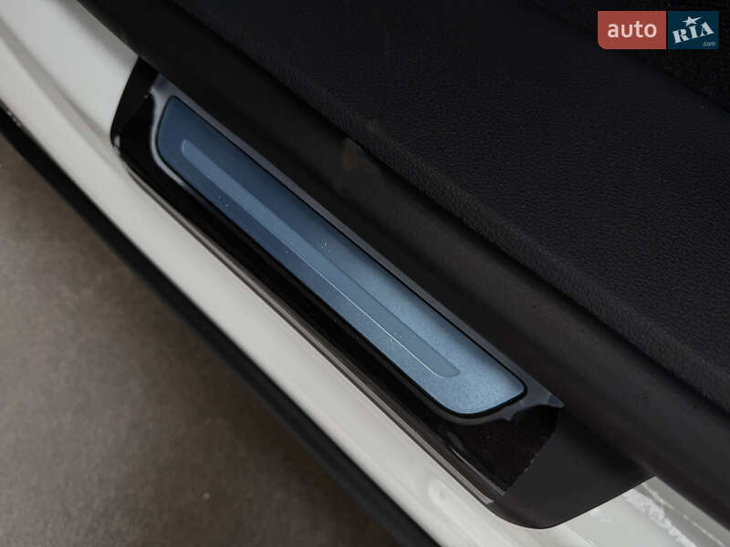 Внедорожник / Кроссовер Audi Q8 2025 в Киеве