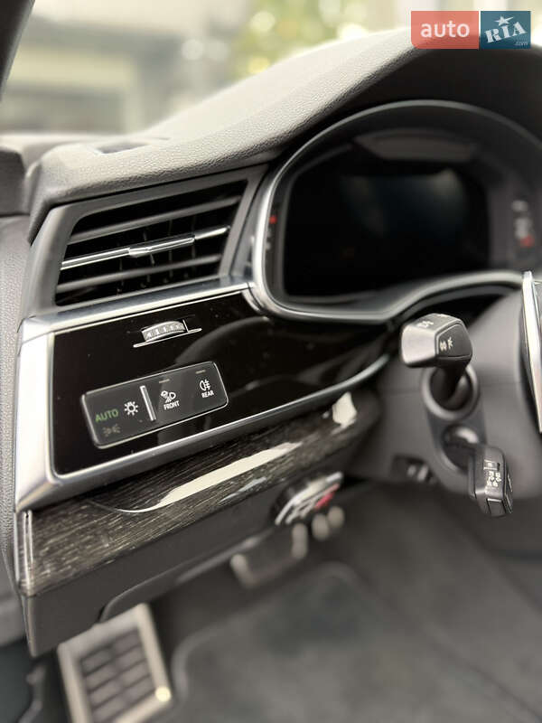 Внедорожник / Кроссовер Audi Q8 2018 в Иршаве фото 20 Внедорожник / Кроссовер Audi Q8 2018 в Иршаве