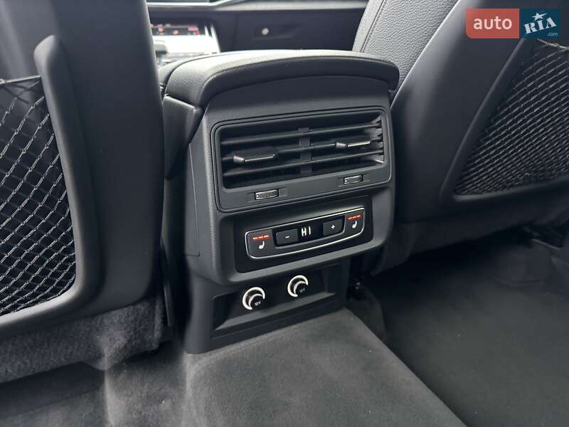 Внедорожник / Кроссовер Audi Q8 2019 в Тернополе