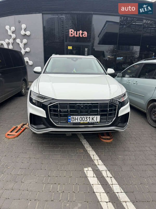 Audi Q8 2023
