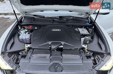 Внедорожник / Кроссовер Audi Q8 2021 в Киеве