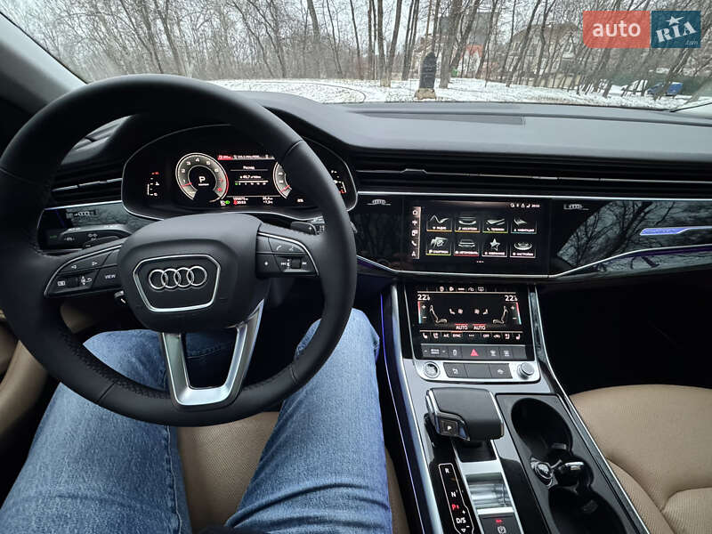 Внедорожник / Кроссовер Audi Q8 2021 в Киеве