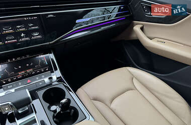 Внедорожник / Кроссовер Audi Q8 2021 в Киеве