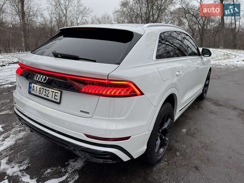 Внедорожник / Кроссовер Audi Q8 2021 в Киеве