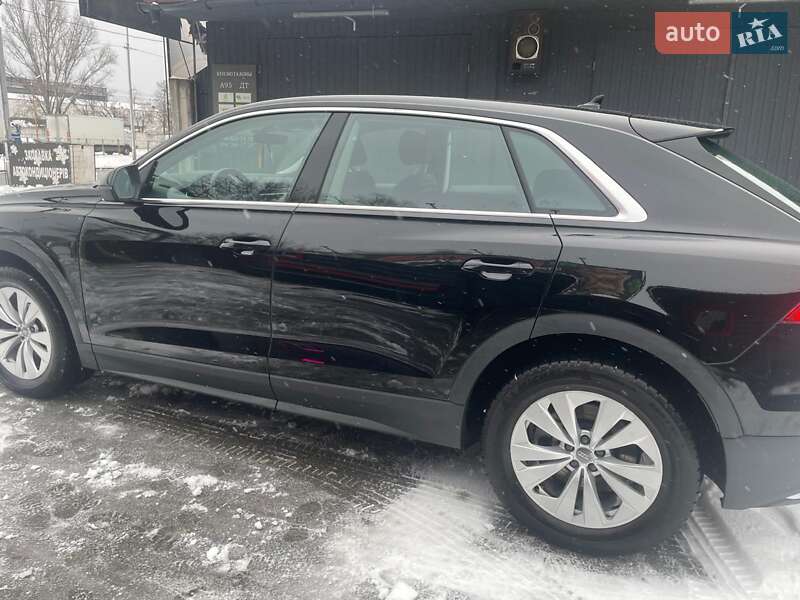 Позашляховик / Кросовер Audi Q8 2019 в Києві