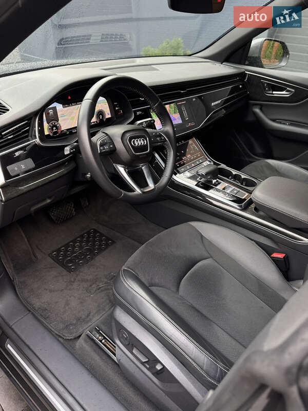 Внедорожник / Кроссовер Audi Q8 2018 в Киеве