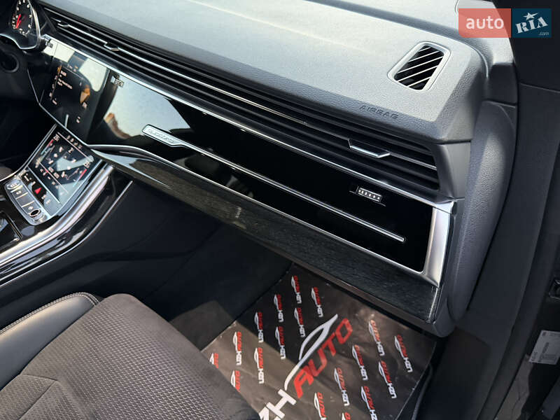 Позашляховик / Кросовер Audi Q8 2019 в Ужгороді фото 48 Позашляховик / Кросовер Audi Q8 2019 в Ужгороді