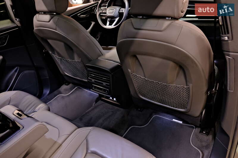 Позашляховик / Кросовер Audi Q8 2019 в Одесі фото 44 Позашляховик / Кросовер Audi Q8 2019 в Одесі