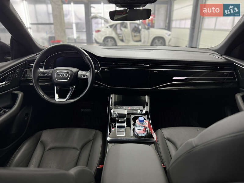 Позашляховик / Кросовер Audi Q8 2020 в Луцьку