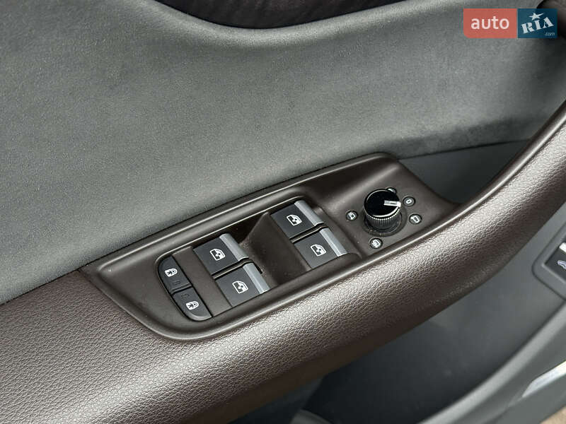 Позашляховик / Кросовер Audi Q8 2019 в Києві фото 19 Позашляховик / Кросовер Audi Q8 2019 в Києві