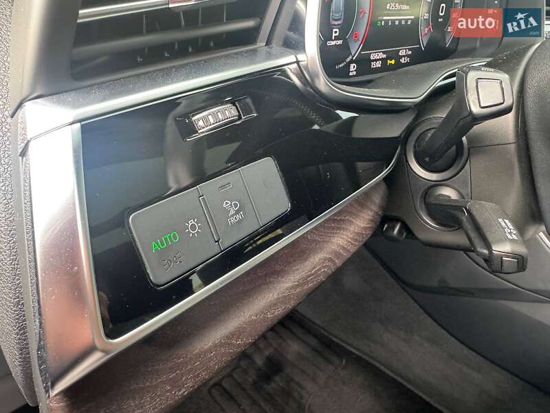 Внедорожник / Кроссовер Audi Q8 2020 в Киеве