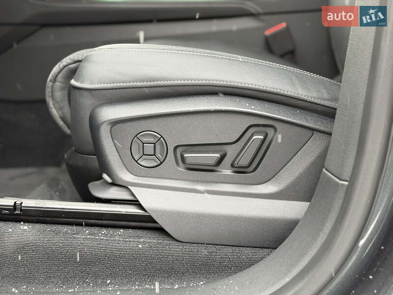 Внедорожник / Кроссовер Audi Q8 2024 в Киеве