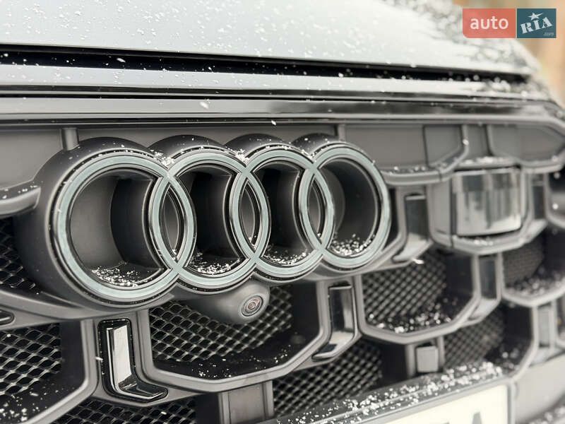 Внедорожник / Кроссовер Audi Q8 2024 в Киеве