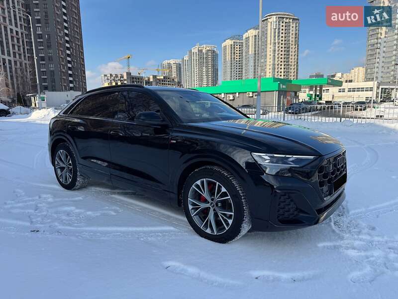 Внедорожник / Кроссовер Audi Q8 2025 в Киеве
