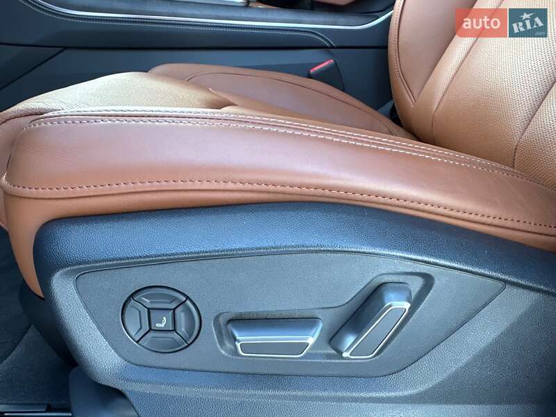 Внедорожник / Кроссовер Audi Q8 2025 в Киеве
