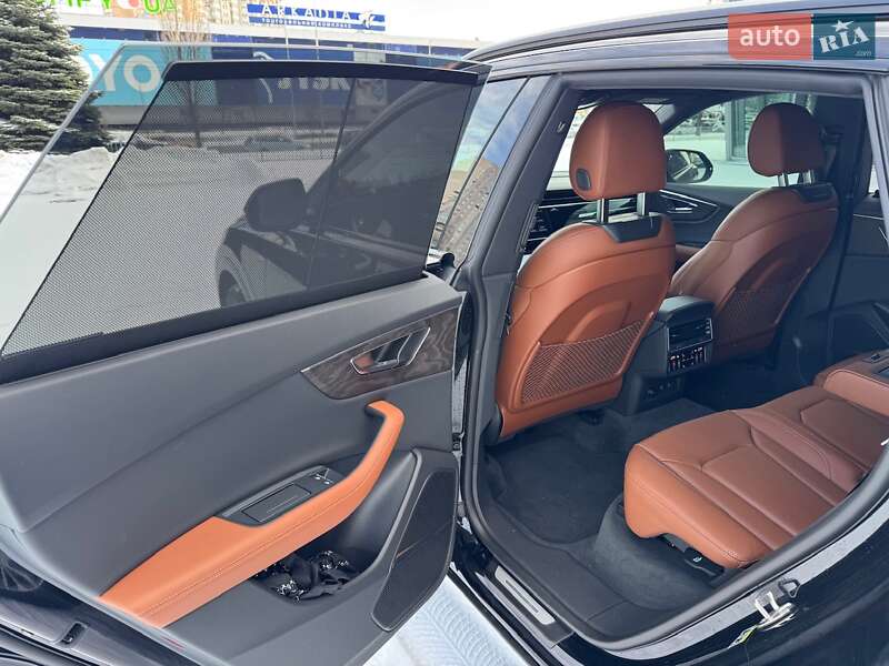 Внедорожник / Кроссовер Audi Q8 2025 в Киеве