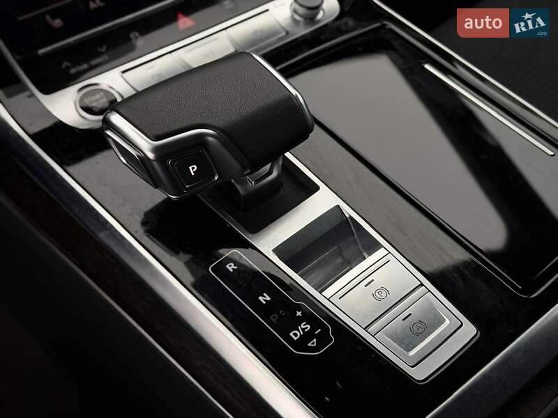 Внедорожник / Кроссовер Audi Q8 2023 в Киеве