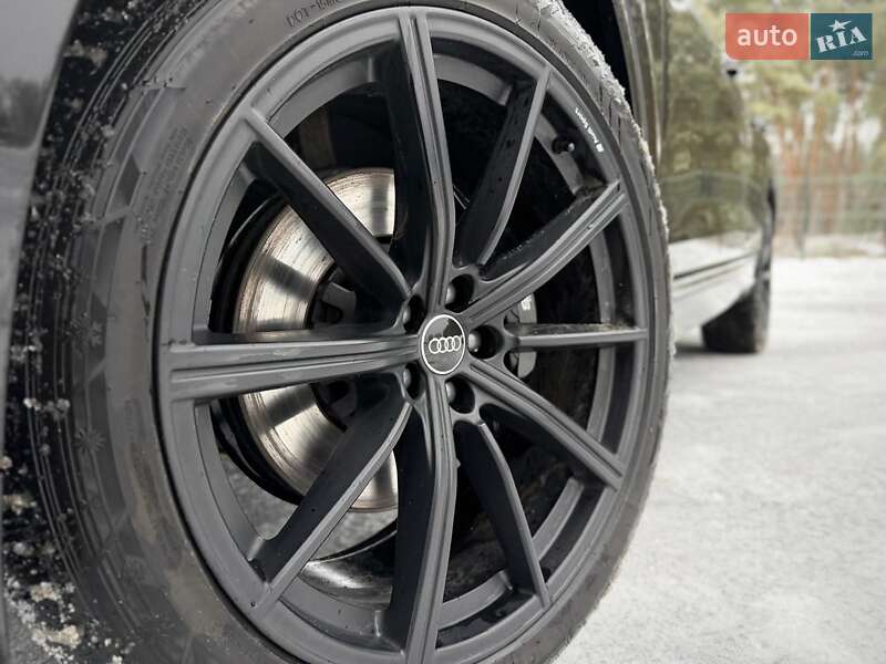 Внедорожник / Кроссовер Audi Q8 2023 в Киеве