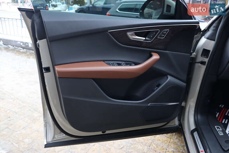 Внедорожник / Кроссовер Audi Q8 2021 в Львове