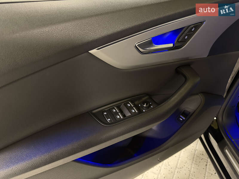 Внедорожник / Кроссовер Audi Q8 2019 в Киеве