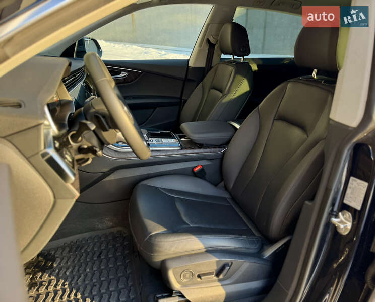 Внедорожник / Кроссовер Audi Q8 2020 в Харькове