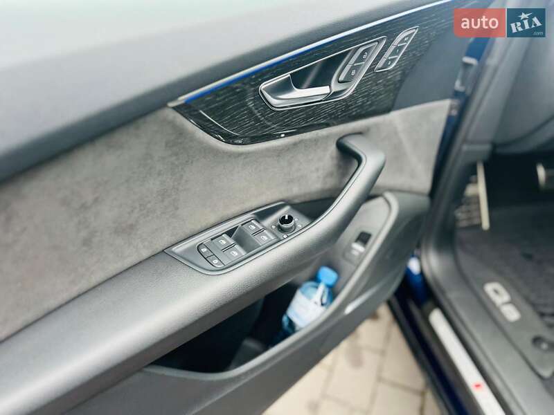 Внедорожник / Кроссовер Audi Q8 2020 в Киеве