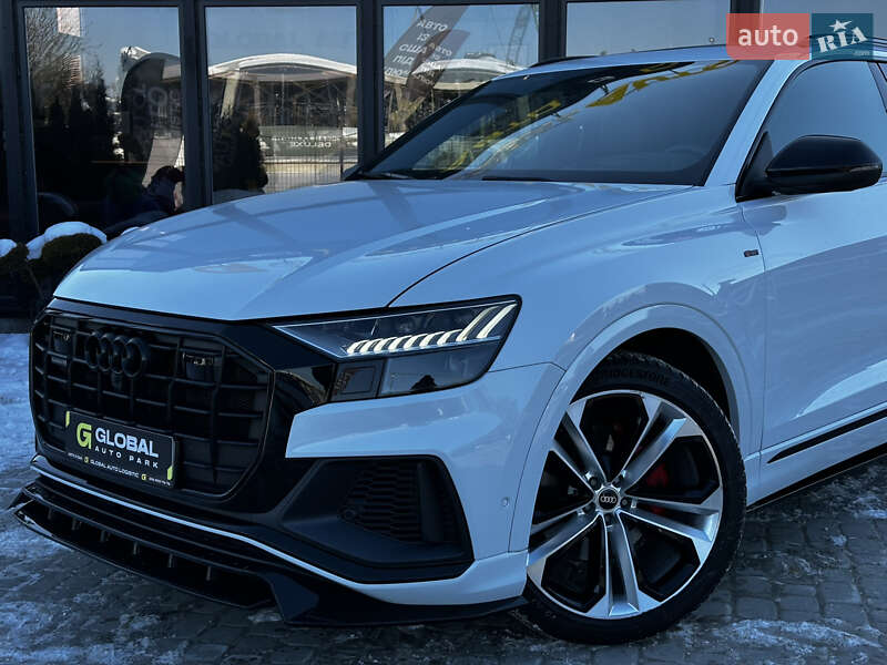 Внедорожник / Кроссовер Audi Q8 2021 в Львове