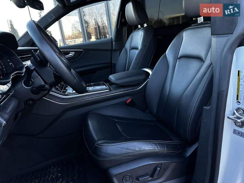 Внедорожник / Кроссовер Audi Q8 2021 в Львове