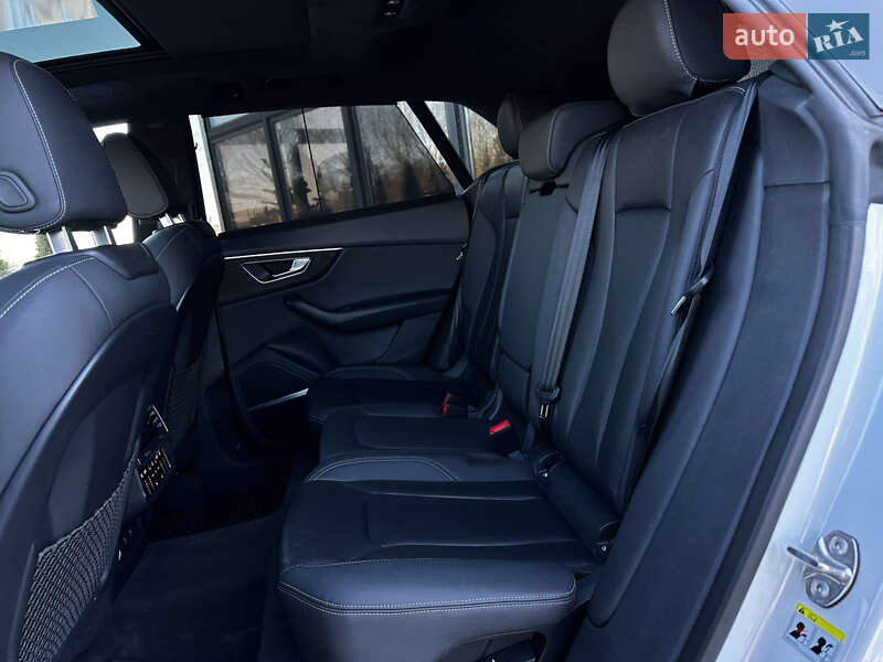Внедорожник / Кроссовер Audi Q8 2021 в Львове
