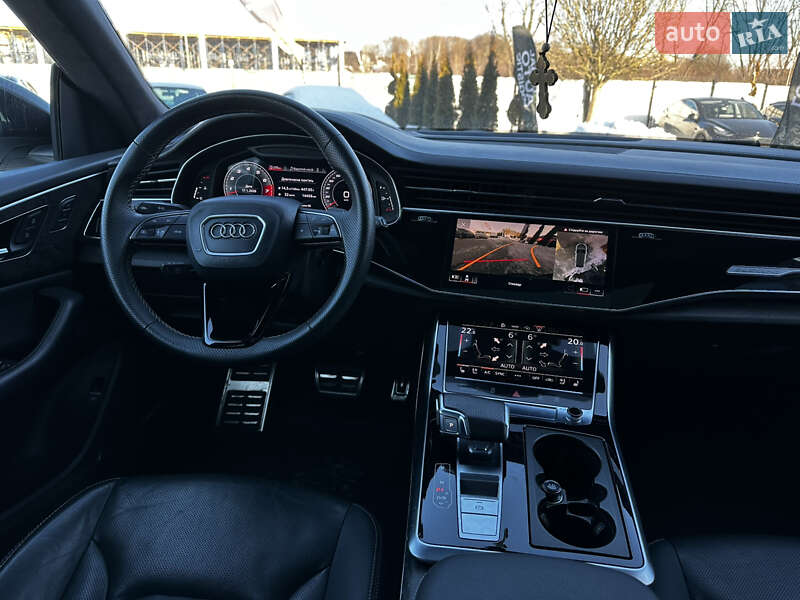 Внедорожник / Кроссовер Audi Q8 2021 в Львове