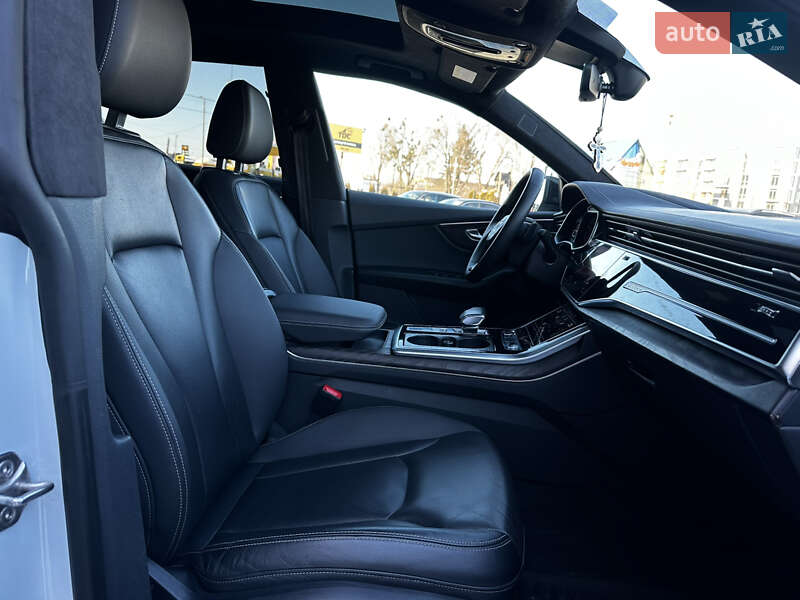 Внедорожник / Кроссовер Audi Q8 2021 в Львове