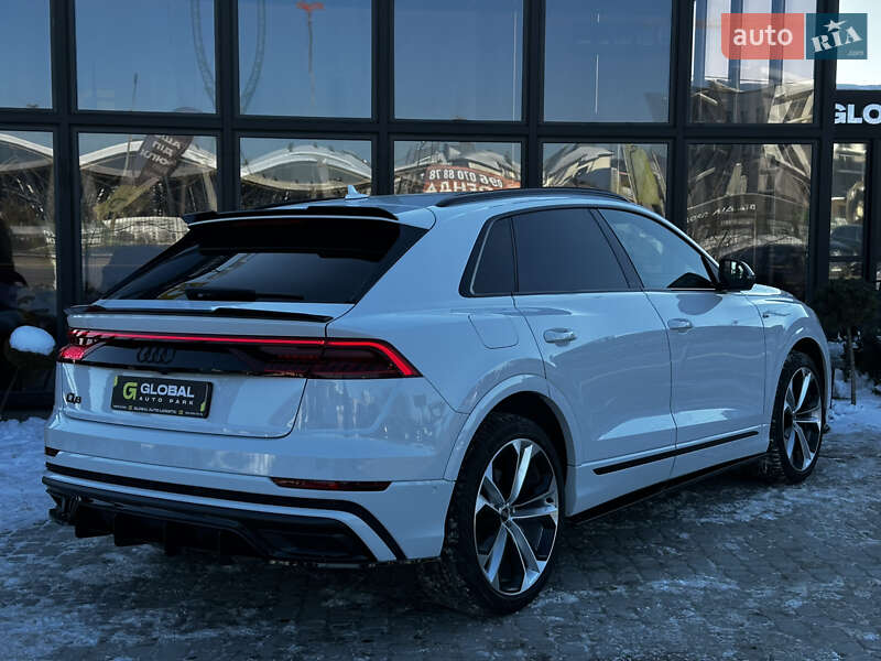 Внедорожник / Кроссовер Audi Q8 2021 в Львове