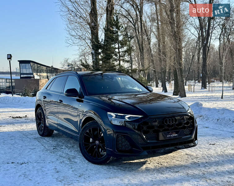 Позашляховик / Кросовер Audi Q8 2025 в Києві