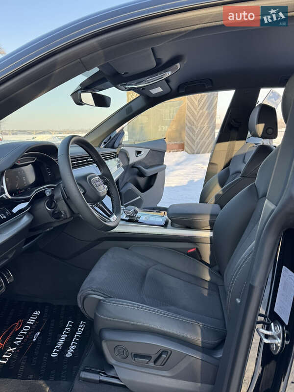Позашляховик / Кросовер Audi Q8 2025 в Києві