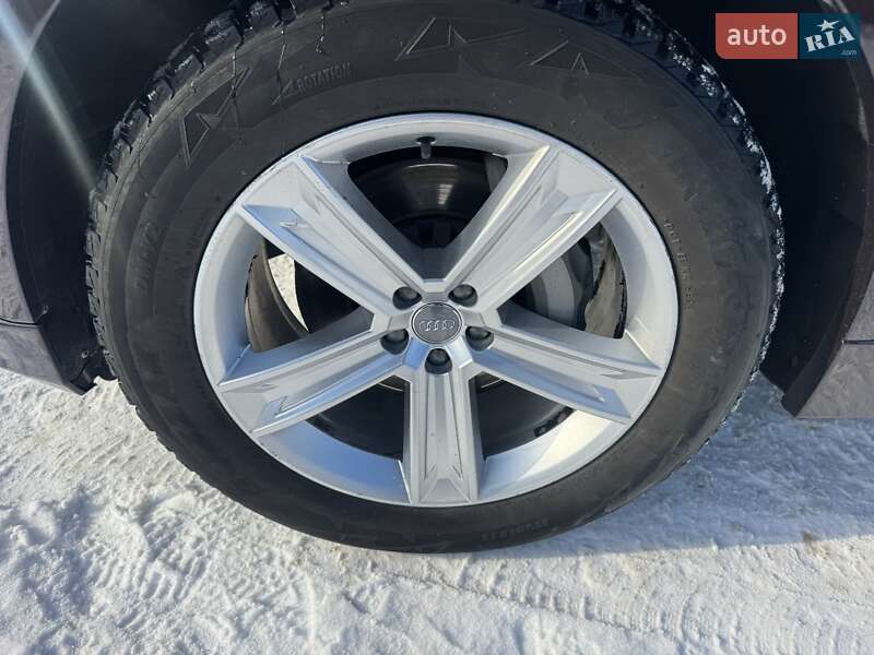 Внедорожник / Кроссовер Audi Q8 2019 в Тернополе