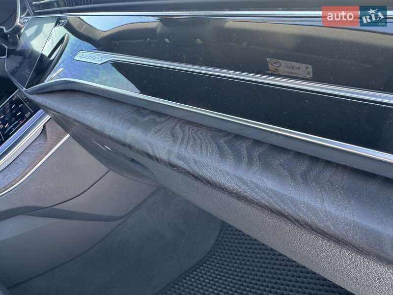 Внедорожник / Кроссовер Audi Q8 2019 в Тернополе